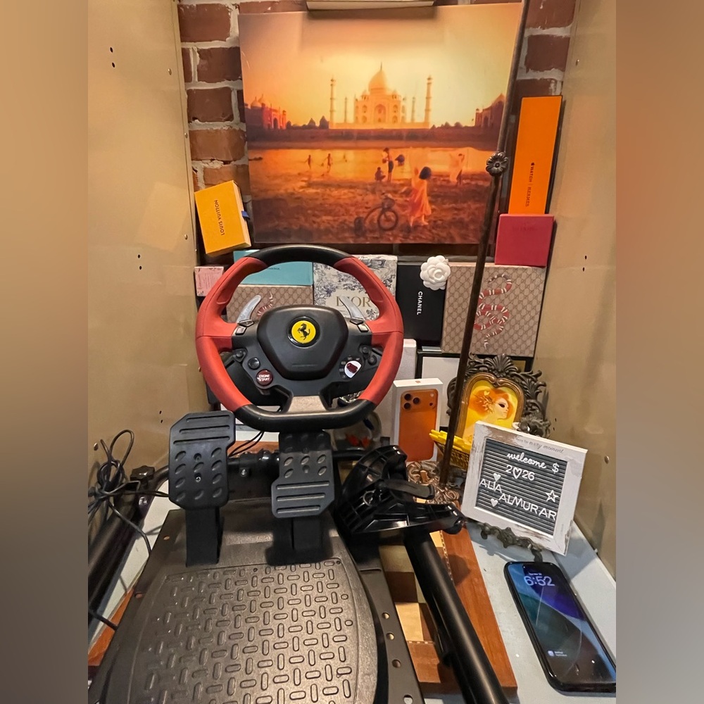 Ferrari 458 Spider Racing Wheel! 
With stand